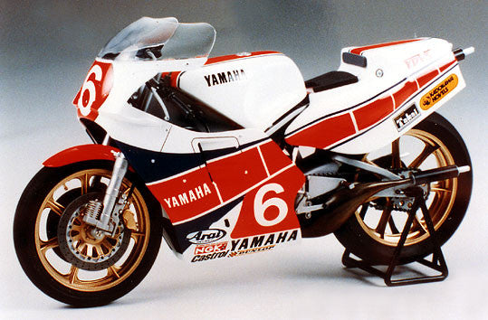 Tamiya Model Cars 1/12 Yamaha YZR500 (OW70) Taira Version Motorcycle Kit