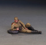 MiniArt Military 1/35 Soviet Soldiers Taking a Break (5) with Accessories (New Tool) Kit