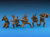 MiniArt Military 1/35 WWII Soviet Artillery Crew (5) w/Ammo Boxes & Weapons Special Edition Kit