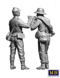 Master Box 1/35 Family Reunited American Civil War End of the War Confederate & Union Soldiers (2) Kit