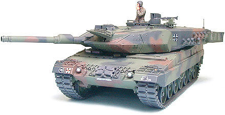 Tamiya Military 1/35 Leopard 2A5 MBT Kit
