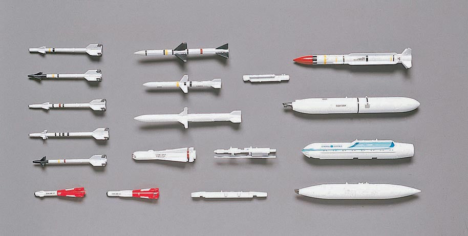 Hasegawa Aircraft 1/48 Weapons C - US Missiles & Gun Pods Kit