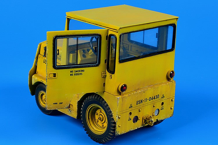 Aerobonus Details 1/32 USN/DLA GC340/SM340 Tow Tractor w/Cab & Photo-Etch Kit