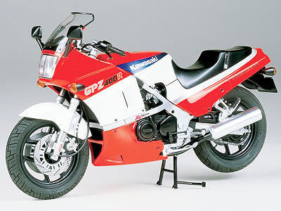 Tamiya Model Cars	1/12 Kawasaki GPZ400R Motorcycle Kit
