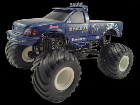 AMT Model Cars 1/32 Big Foot Ford F150 Monster Truck Snap Kit