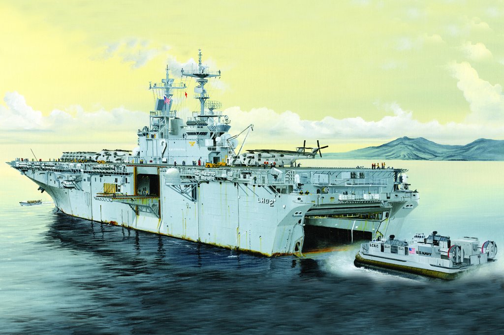 Hobby Boss Model Ships 1/700 USS ESSEX LHD-2 Kit