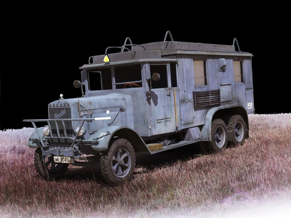 ICM Military 1/35 WWII German Henschel 33 D1 Kfz 72 Radio Communication Truck Kit