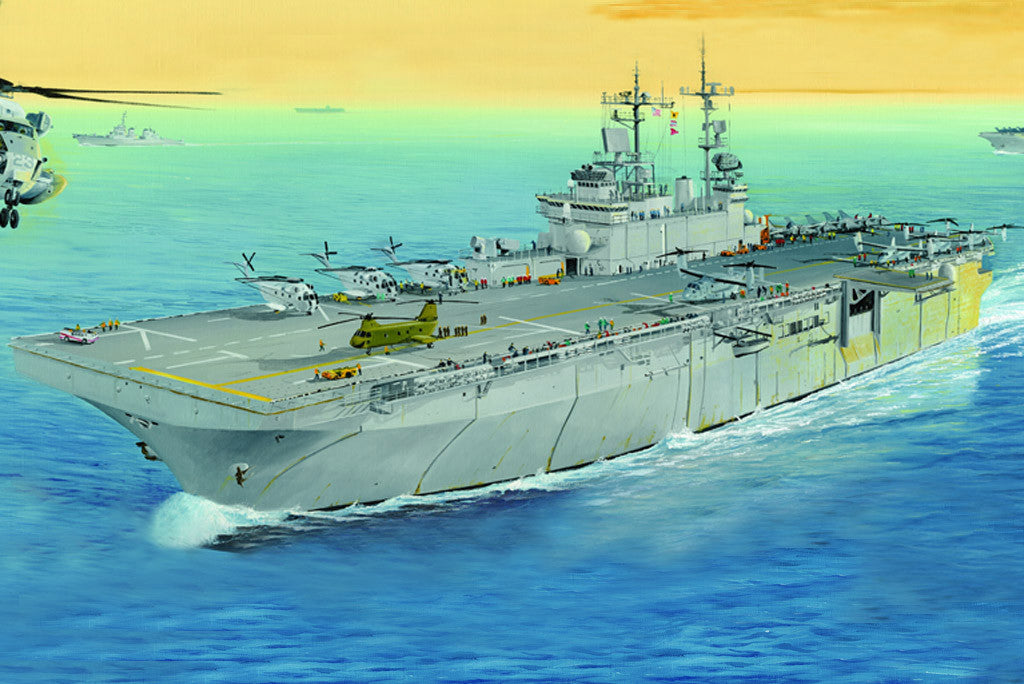 Hobby Boss Model Ships 1/700 USS Wasp LHD-1 Kit