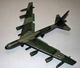 Minicraft Model Aircraft 1/144 B52D Stratofortress Aircraft (New Tooling for D Bombs) Kit