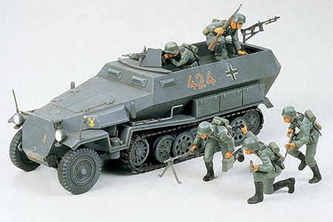 Tamiya Military 1/35 SdKfz 251/1 Halftrack Kit