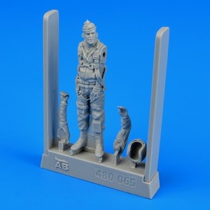 Aerobonus Details 1/48 USAF Fighter Pilot w/Helmet Vietnam War 1960-75 (Standing)