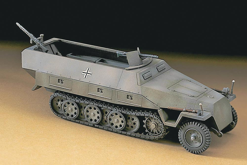 Hasegawa Military 1/72 SdKfz 251/1 Ausf D Halftrack Kit