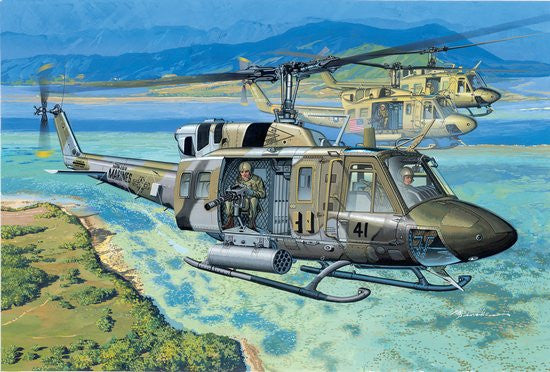 Dragon Military 1/35 UH1N Gunship Helicopter Kit