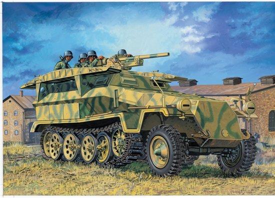 Dragon Military 1/72 Sd.Kfz.251/7 Ausf.C Pionierpanzerwagen (2 in 1) Kit