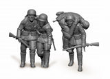 Zvezda Military 1/72 German Medical Personnel 1941-43 (4) (Snap Kit)