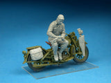 MiniArt Military 1/35 US Motorcycle Repair Crew (3) w/2 Motorcycles, Tools & Boxes Special Edition Kit
