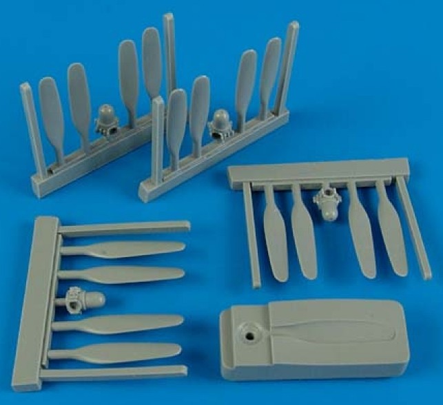 Quickboost Details 1/72 B24 Propellers w/Jig Tool for ACY