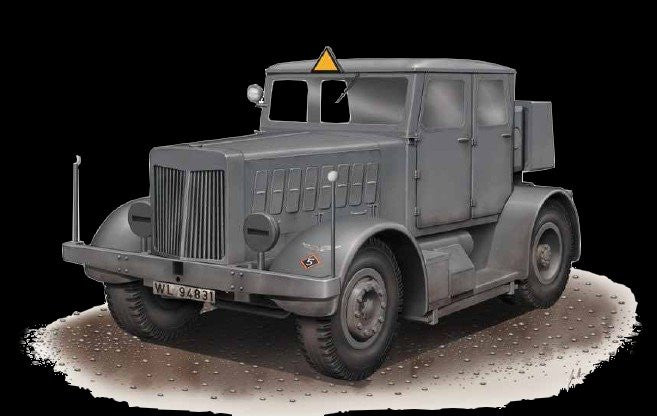 Special Hobby Military 1/72 SS100 Gigant German Heavy Tractor Kit